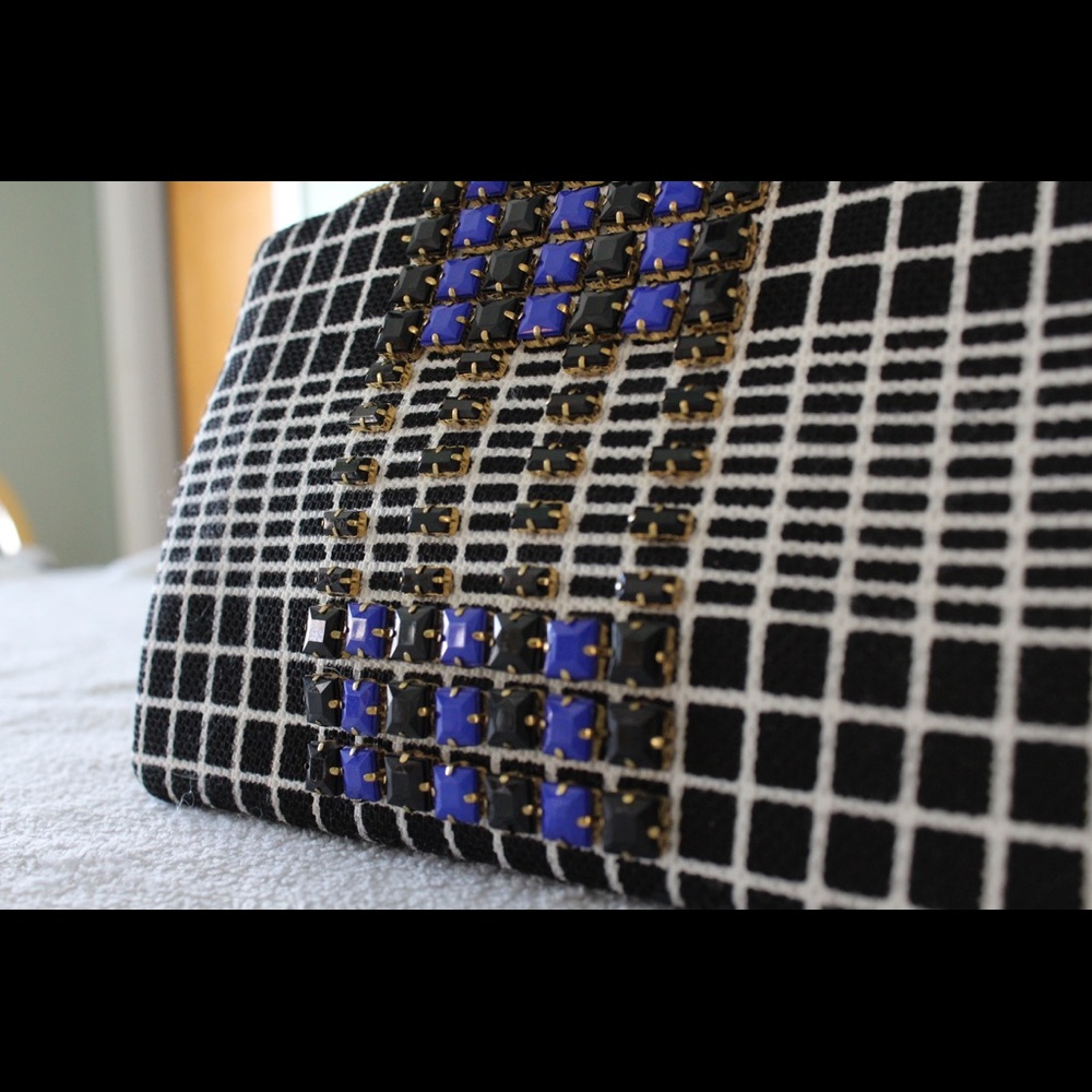Shiraleah black and blue clutch